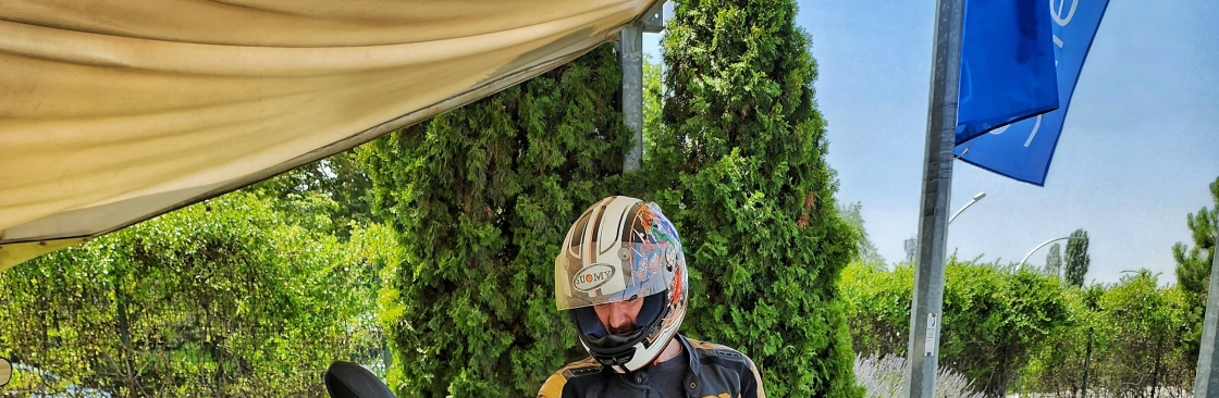 Özgür kaya Cover Image